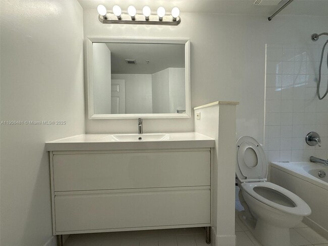 Building Photo - 17100 N Bay Rd