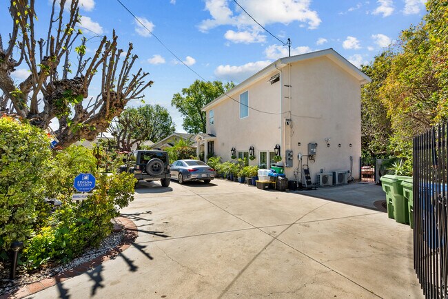 Building Photo - 17814 Parthenia St