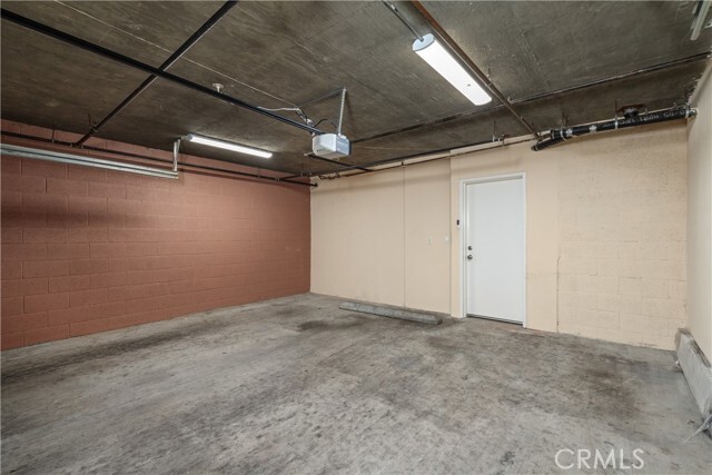 Building Photo - 14535 Margate St