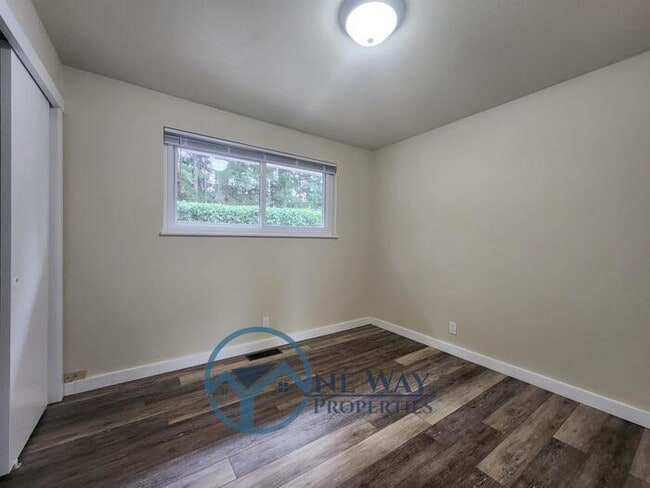 Building Photo - 4624 Grandview Dr W