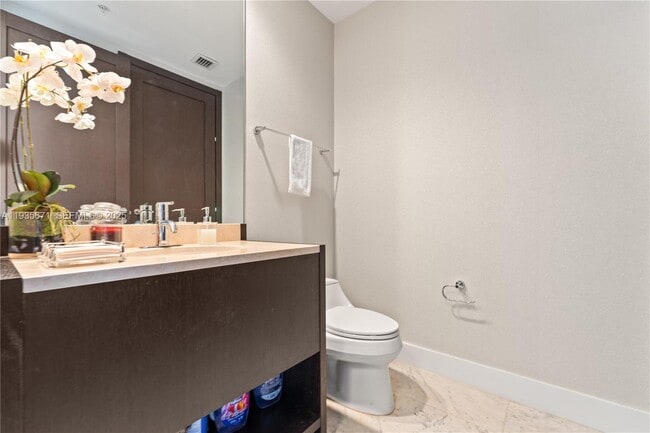 Building Photo - 18201 Collins Ave