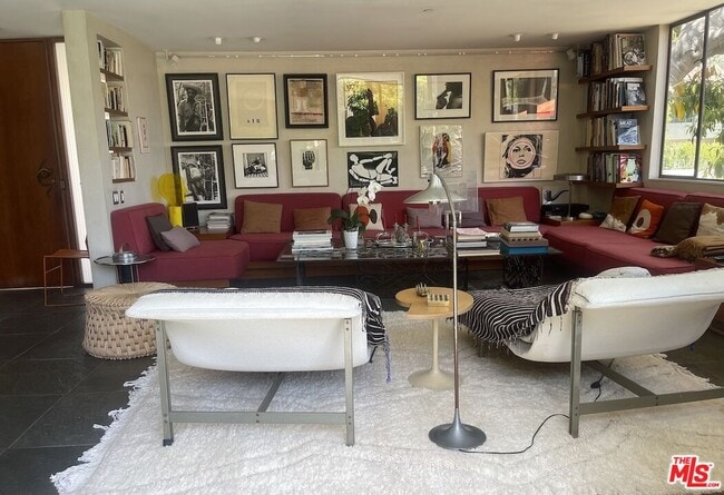 Building Photo - 1467 Queens Rd