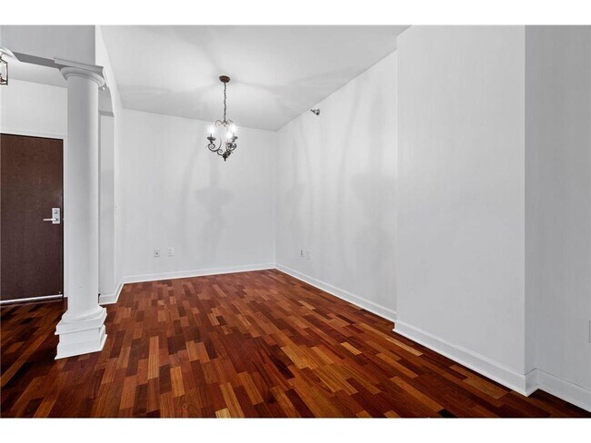 Building Photo - 317 Groveland Ave