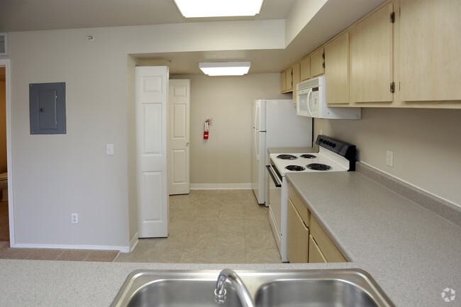 Interior Photo - Lynmar Apartments