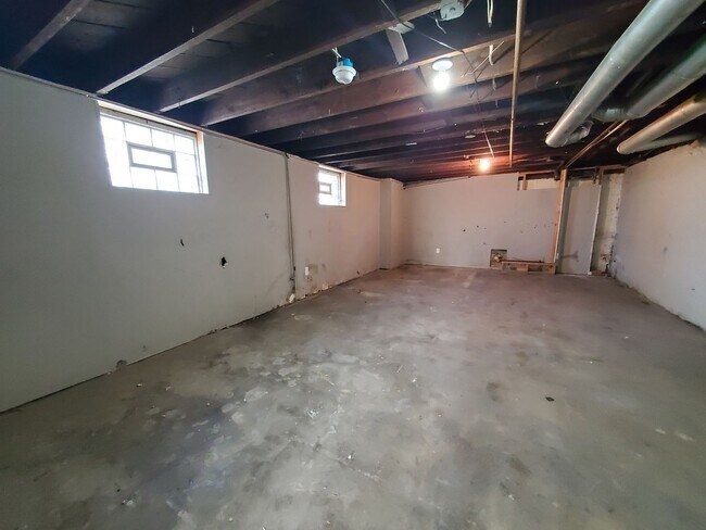 Building Photo - 1403-1403 Phillips Ave