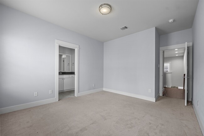 Building Photo - 1606 Westside Gardens Ln