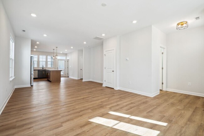 Building Photo - 268 Pansy Pk