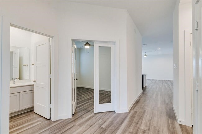 Building Photo - 22606 Ginosa Trail