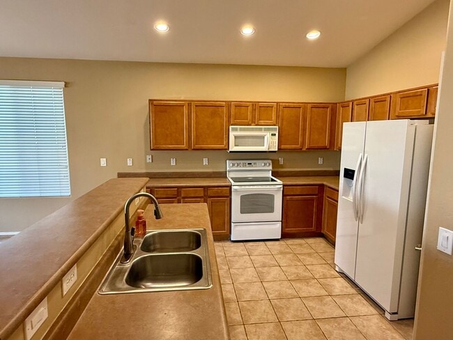 Building Photo - 4 Bedroom | 2 Bath - Single Story Home in Village at Queen Creek