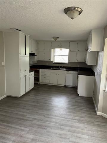 Building Photo - 6233 Sunnybrook Dr