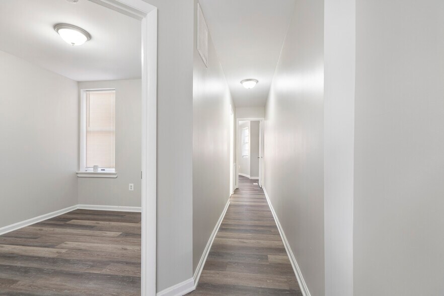 Building Photo - 1512 E Lafayette Ave