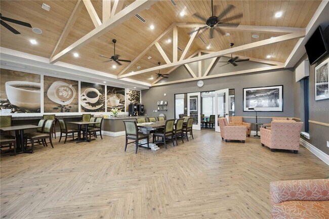 Building Photo - 10805 Tarflower Dr