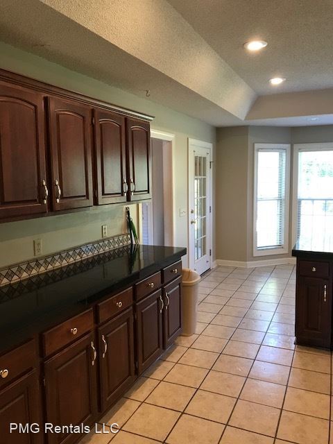 Building Photo - 4 br, 2 bath House - 1001 Chase Ct