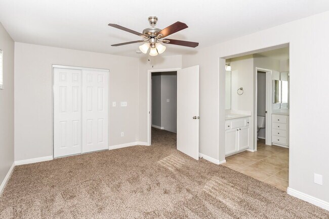 Building Photo - 4028 Oliver Sagebrush Dr