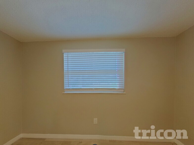 Building Photo - 1124 Jadewood Ave