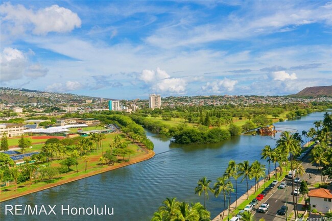 Building Photo - 2 br, 1 bath House - 2121 Ala Wai Blvd. #1503