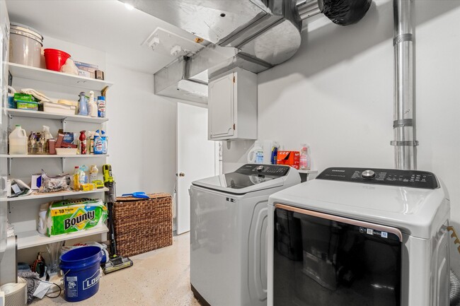 Building Photo - 3936 Holden Dr