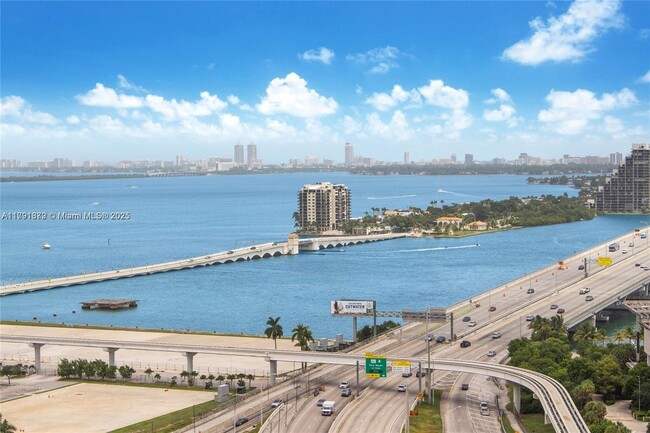 Primary Photo - 1100 Biscayne Blvd