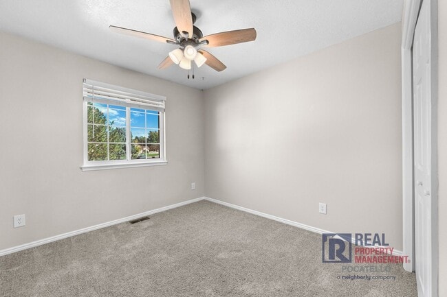 Building Photo - Beautiful 4 Bedroom Single Family Home For...