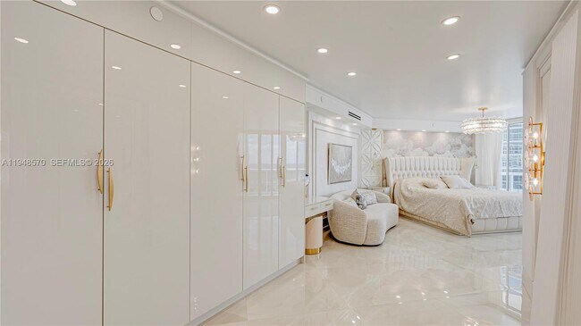 Building Photo - 16711 Collins Ave