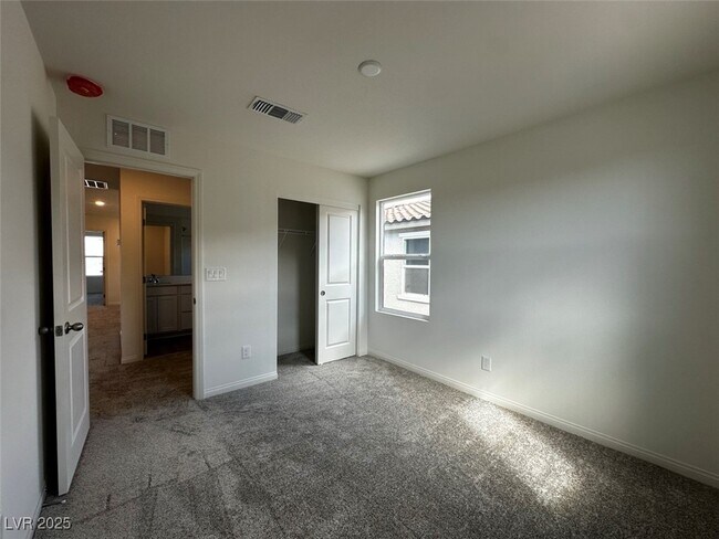 Building Photo - 9649 Hinson St