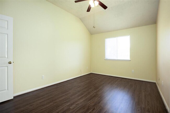 Building Photo - 8410 Taraglen Ct