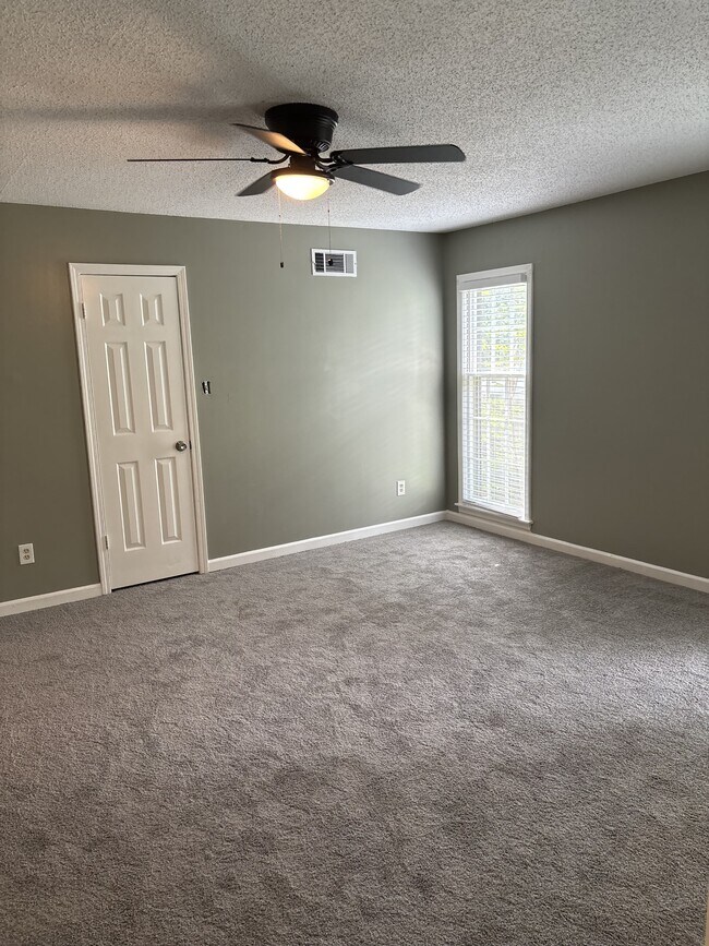 Building Photo - 8375 Rembrook Dr