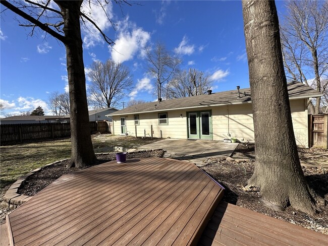 Building Photo - 1004 SE 4th St