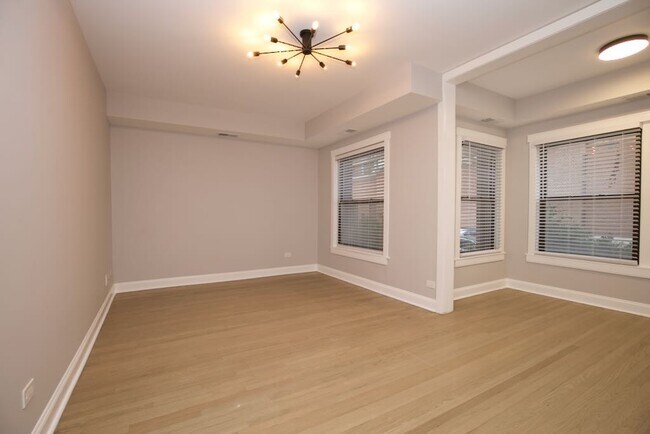 Building Photo - 656 W Gordon Terrace