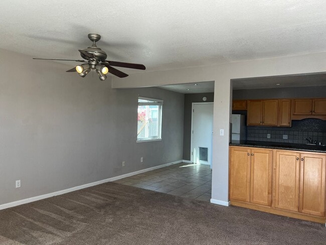 Building Photo - 2916 Dogwood Ave