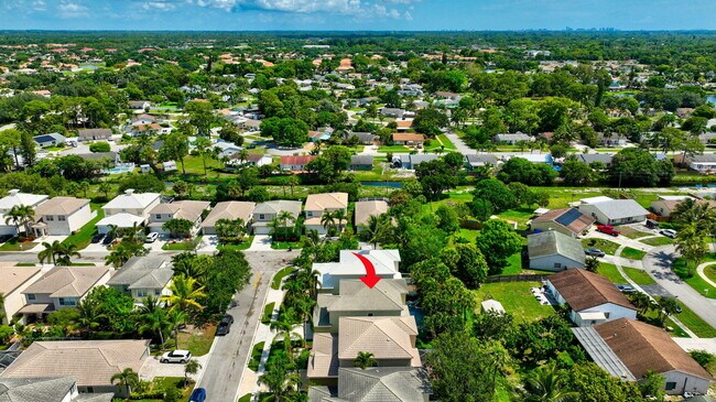 Building Photo - 6788 Hendry Dr