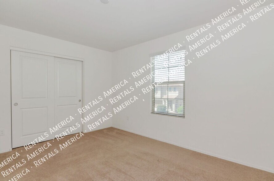 Building Photo - 7433 Via Casa Elegante