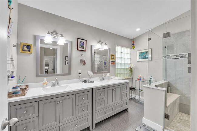 Building Photo - 7917 Travelers Tree Dr