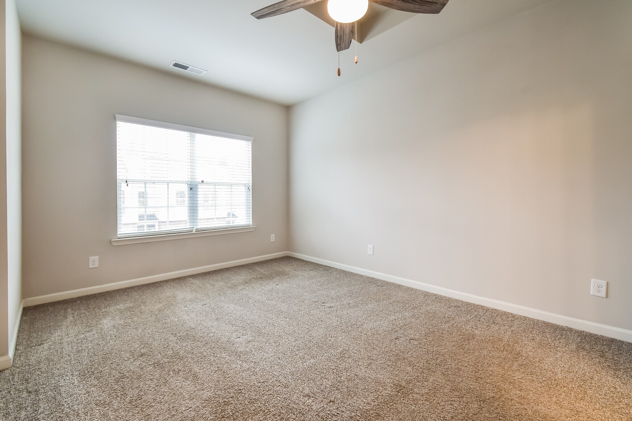 Building Photo - 63 Madaline Ln