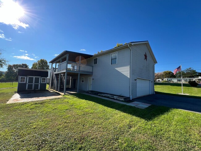 Building Photo - 3 bedroom 2 bathroom Home In Shippensburg PA!