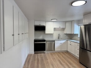 Building Photo - NEWLY REMODELED 3 Bed 2 Bath Home of Linden in Boulder-Available NOW!