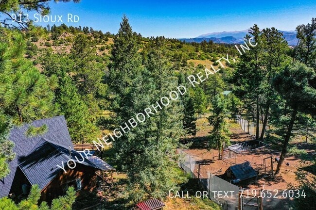 Building Photo - 913 Sioux Rd