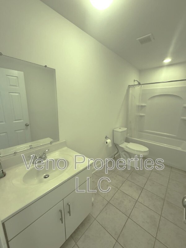 Building Photo - 17 Ironwood Street