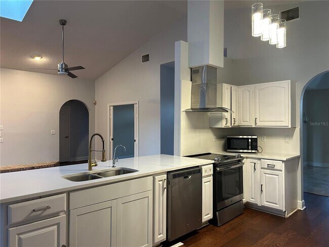 Building Photo - 2396 Nightingale Ln