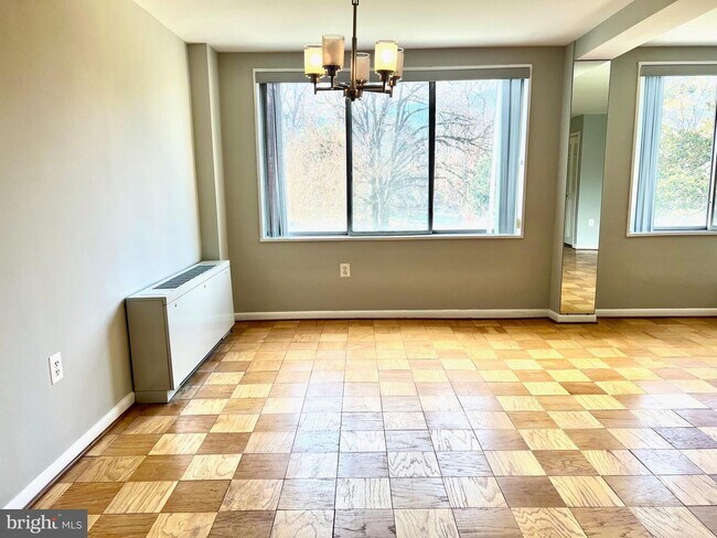 Building Photo - 10201 Grosvenor Pl