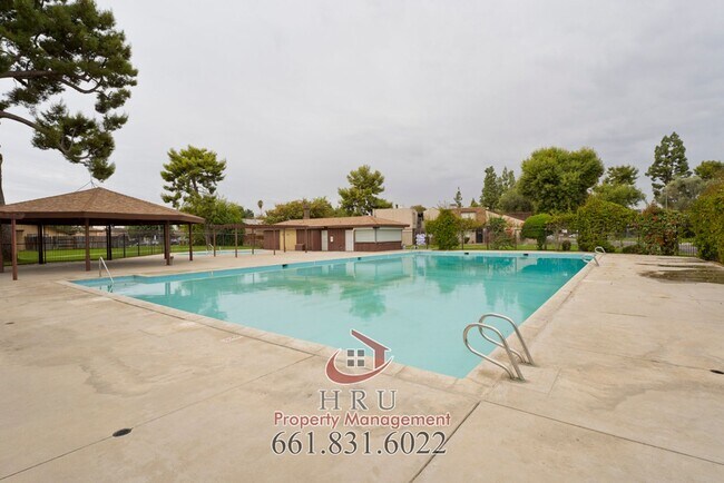Building Photo - SW- condo 3bed-1.5 bath