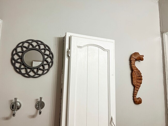 Building Photo - 2244 Park St