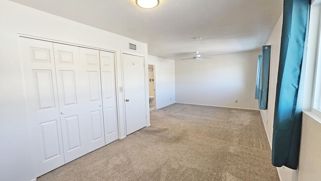 Building Photo - Scottsdale Townhouse 3 Bedroom 2.5 Bath