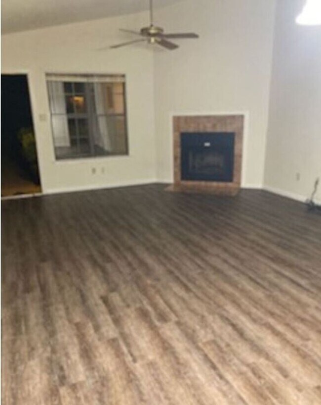 Building Photo - *For Rent: Adorable 3-Bedroom, 2-Bath Home...