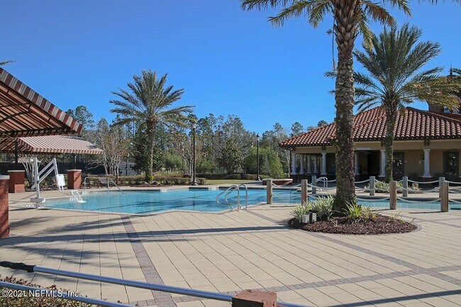 Building Photo - 340 Servia Dr