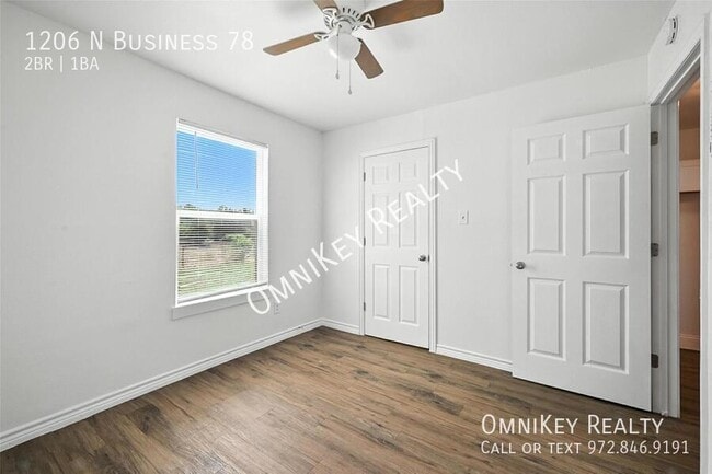 Building Photo - 1206 N Texas 78 Business