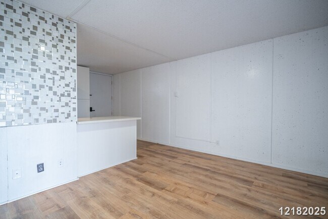 Building Photo - $2550 /1 Bed/ 1 Bath/ 1 Parking IN MILILANI