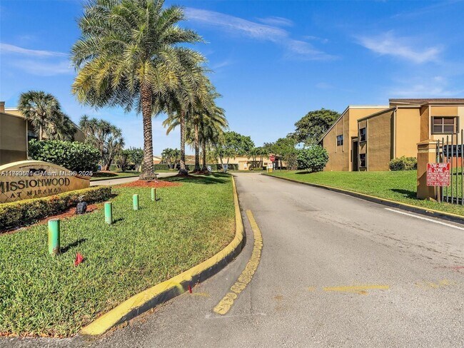 Building Photo - 3031 W Missionwood Ln