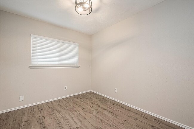 Building Photo - 9247 Autumnsong Dr