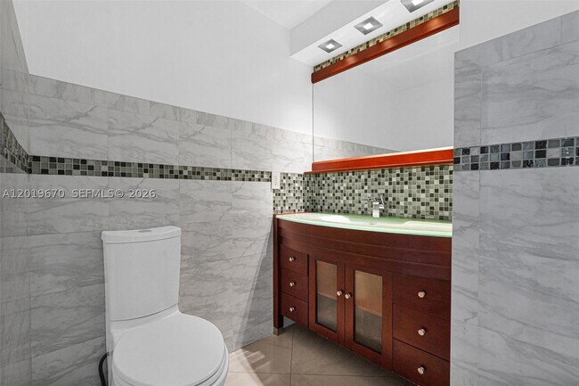 Building Photo - 3001 S Ocean Dr